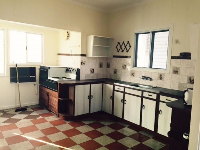 6 Dobbs Street, The Range QLD 4700